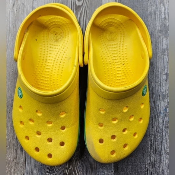Crocs Classic Clogs Yellow + Green U of O Ducks colors M4 or W6 or J4 - Picture 2 of 10